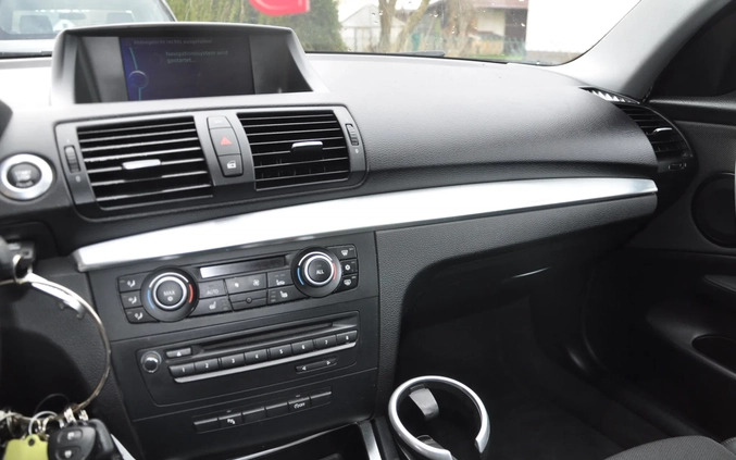 BMW Seria 1 cena 22500 przebieg: 240000, rok produkcji 2010 z Bełchatów małe 326